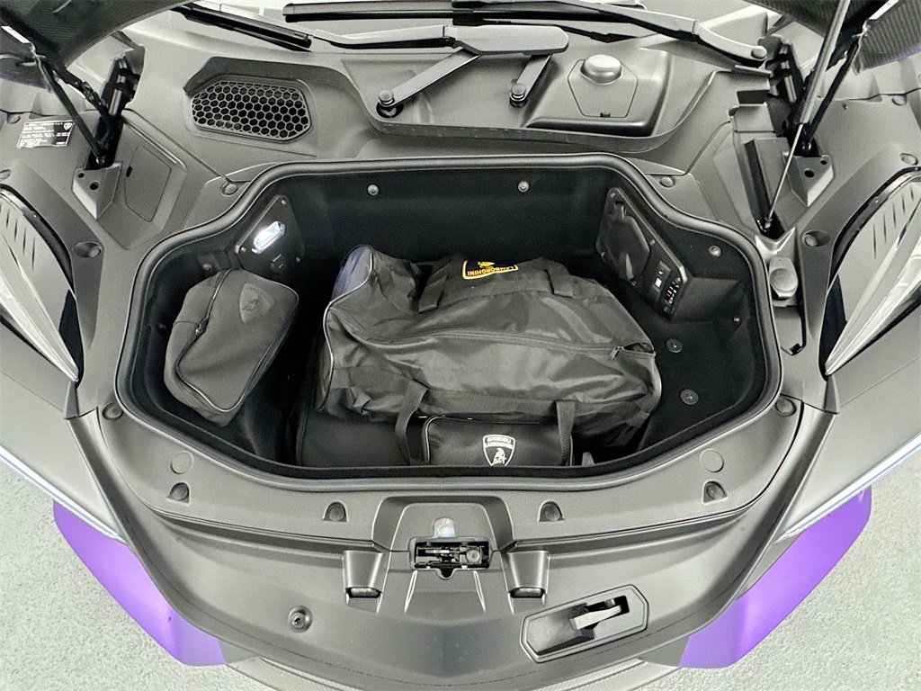Used 2024 Lamborghini Revuelto image 27