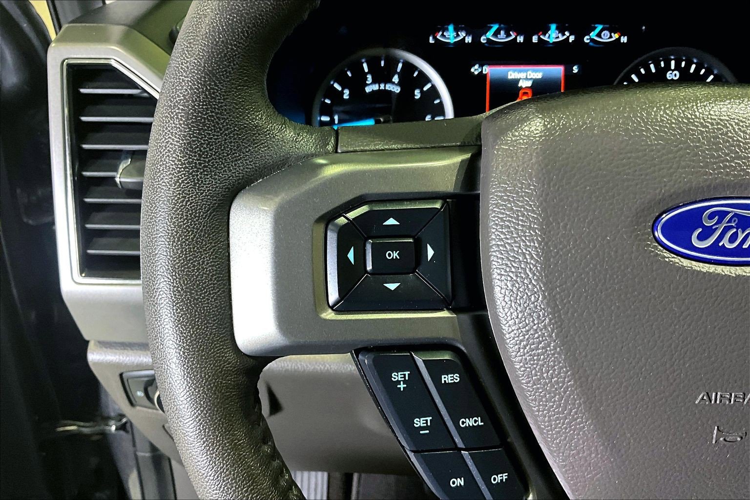 Used 2021 Ford Expedition XLT AWD/4WD image 12