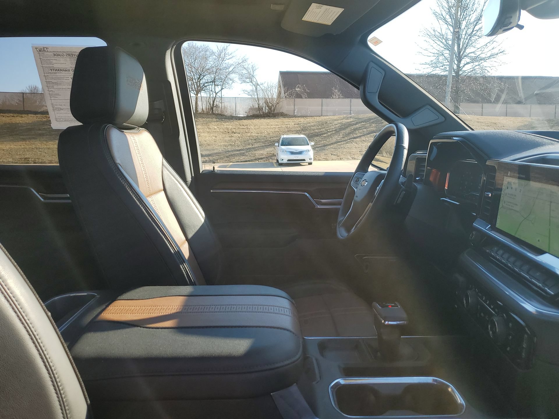 Used 2025 Chevrolet Silverado 1500 High Country w/ High Country Premium Package AWD/4WD image 35