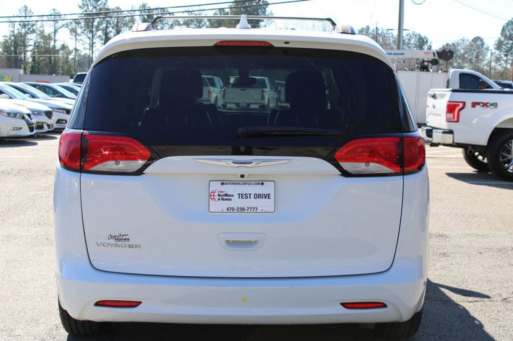 Used 2020 Chrysler Voyager Lxi image 7