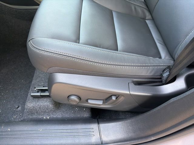 New 2026 Volvo XC40 B5 Core w/ Protection Package Premier image 16