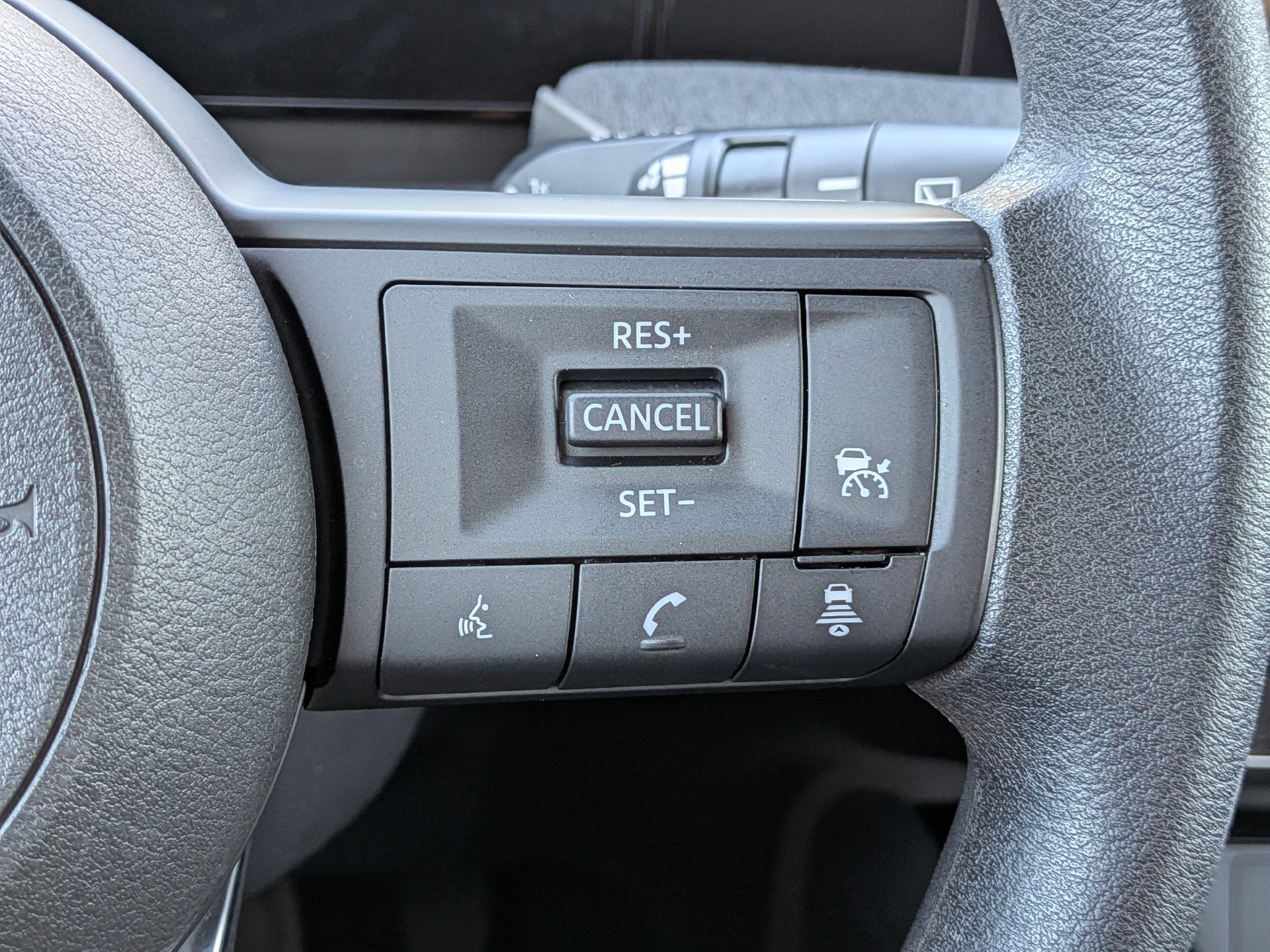 Used 2025 Nissan Kicks SV FWD image 25