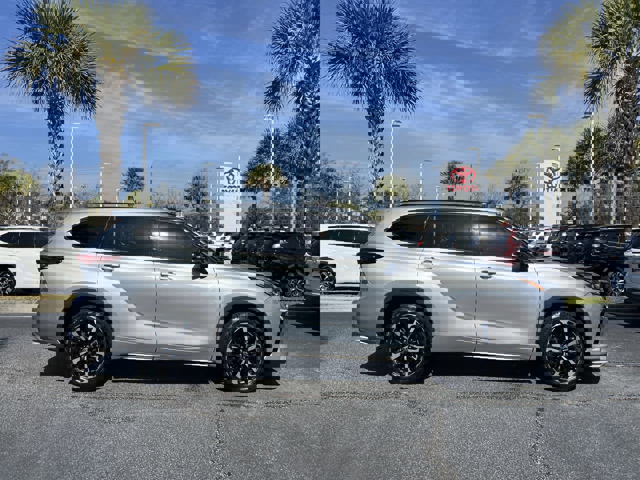 Used 2022 Toyota Highlander XSE image 11