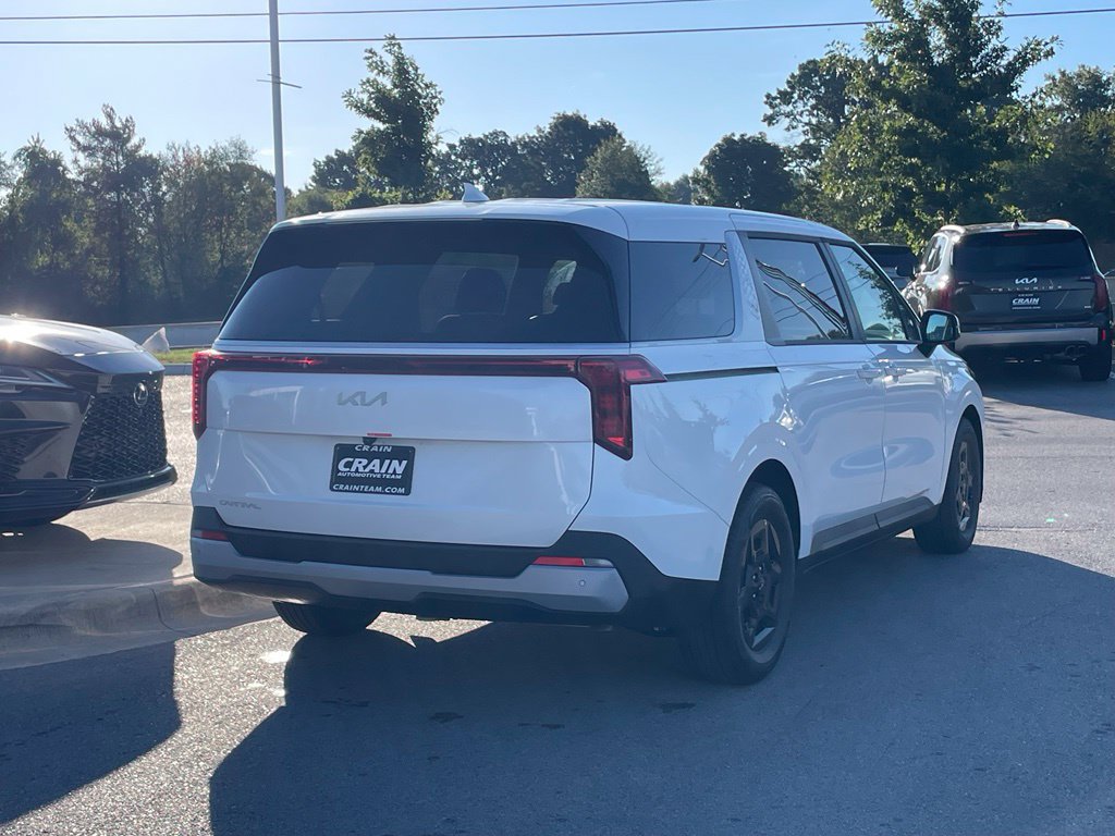 New 2027 Kia Carnival FWD image 7