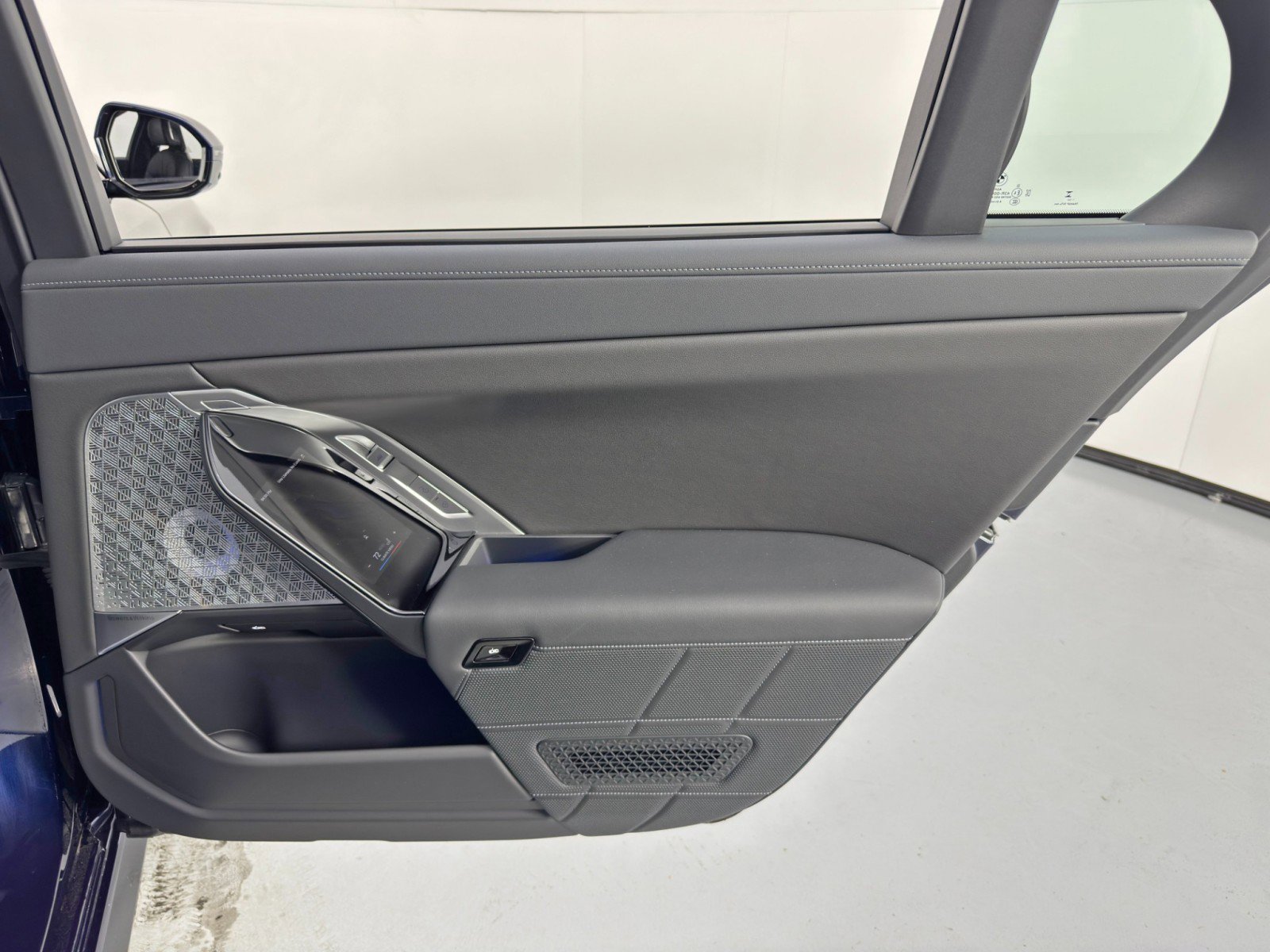 Used 2024 BMW i7 xDrive60 w/ Executive Package image 56