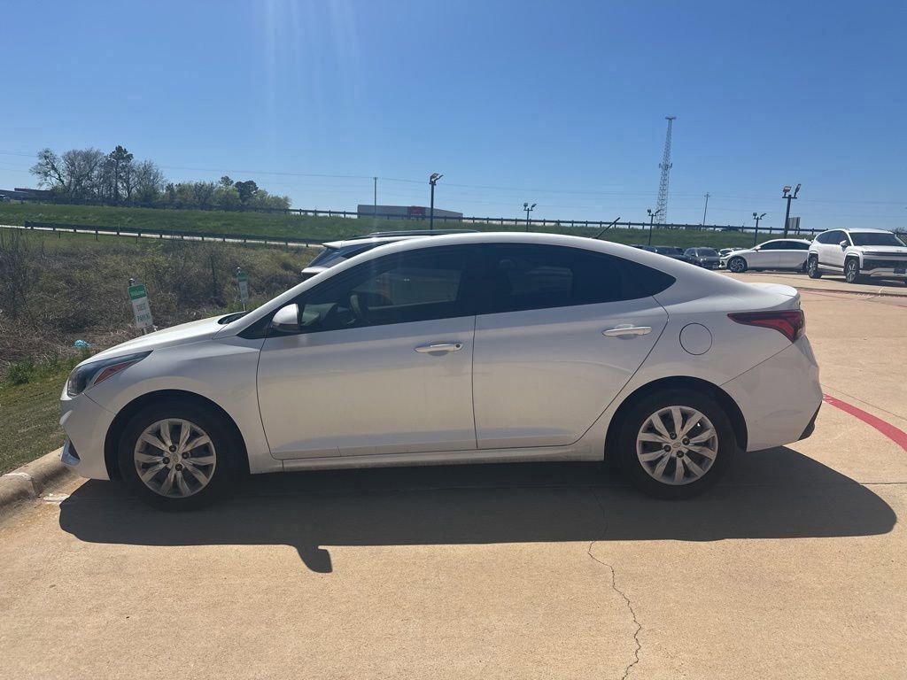 Certified 2022 Hyundai Accent SE w/ Cargo Package image 2