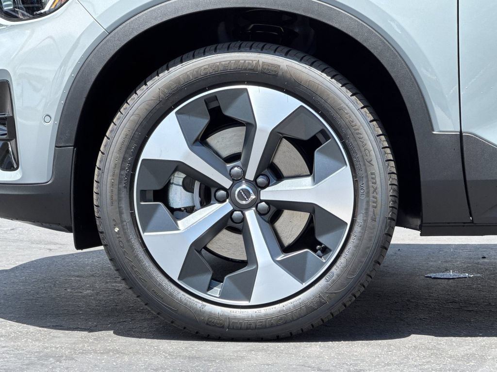New 2026 Volvo XC40 B5 Plus w/ Protection Package Premier AWD/4WD image 25