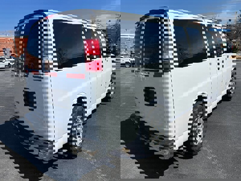 Used 2013 Chevrolet Express 1500 LT w/ LT Preferred Equipment Group image 3