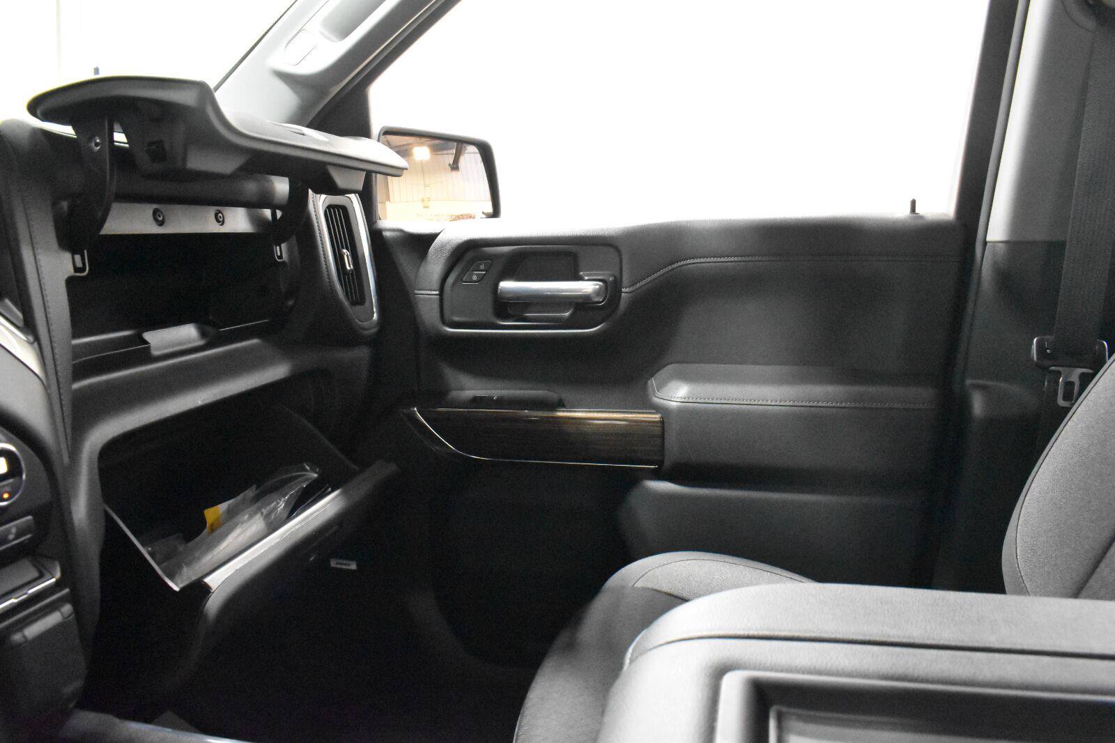 Used 2021 Chevrolet Silverado 1500 LT Trail Boss w/ Convenience Package II AWD/4WD image 18