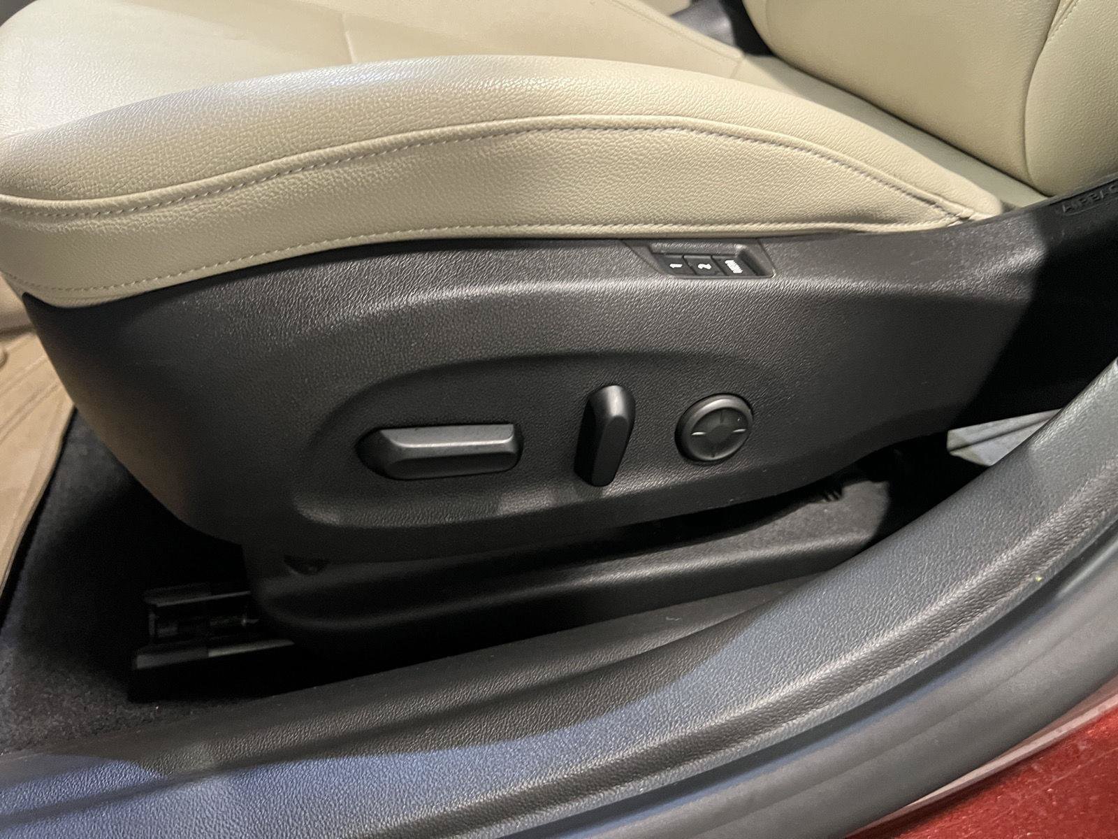 Used 2019 Buick Regal Essence w/ Driver Confidence Package I AWD/4WD image 26