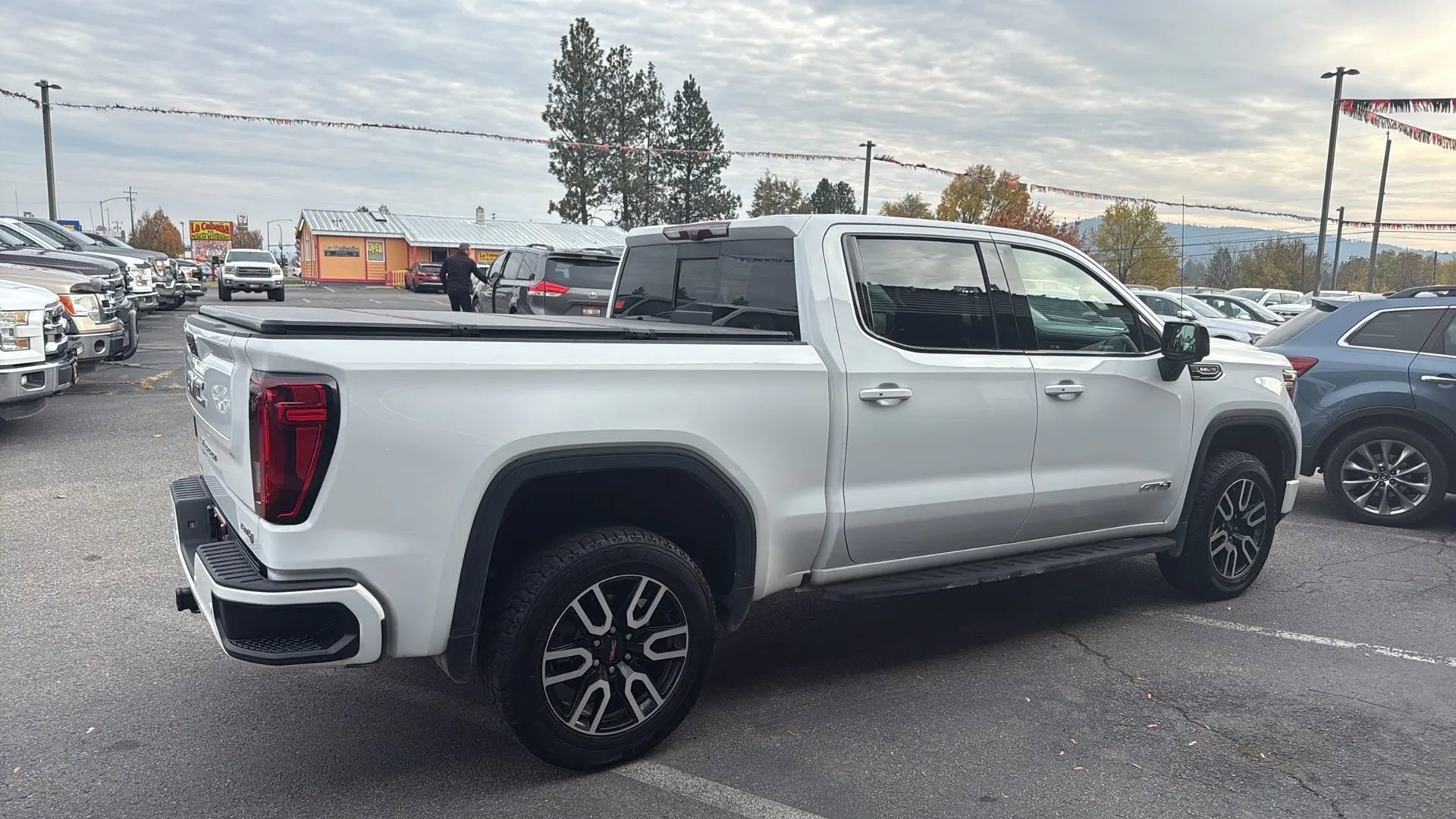Used 2021 GMC Sierra 1500 AT4 w/ AT4 Value Package image 3