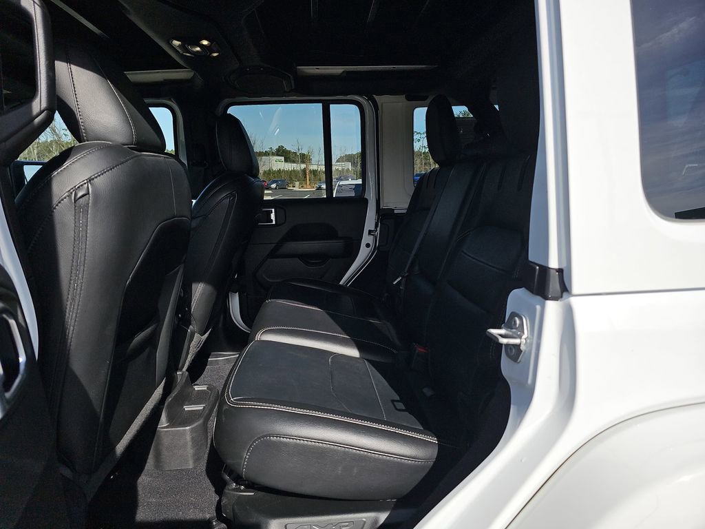 Used 2022 Jeep Wrangler Unlimited Sahara w/ Cold Weather Group image 19