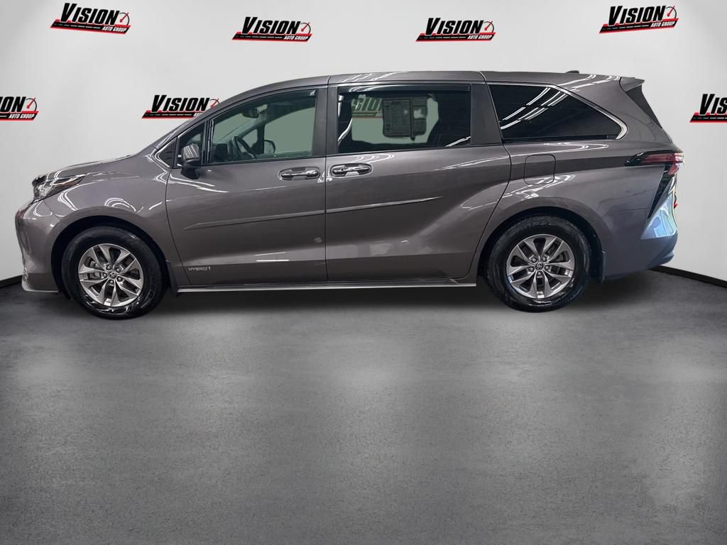 Used 2021 Toyota Sienna XLE FWD image 8