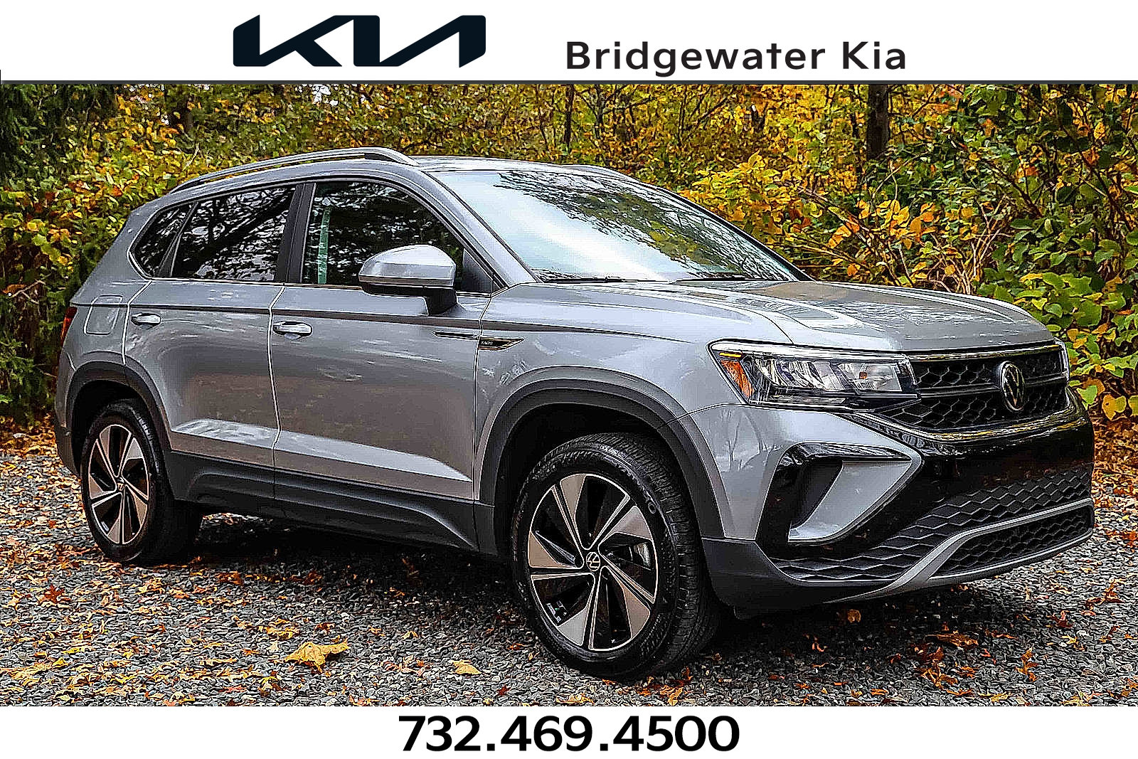 Used 2024 Volkswagen Taos SE image 1