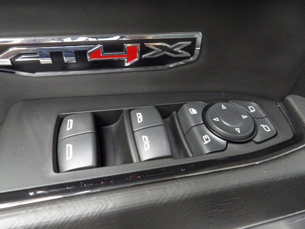 Used 2022 GMC Sierra 1500 AT4X image 61