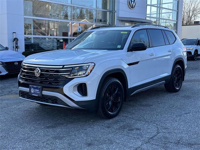 Used 2025 Volkswagen Atlas Peak Edition SE image 8
