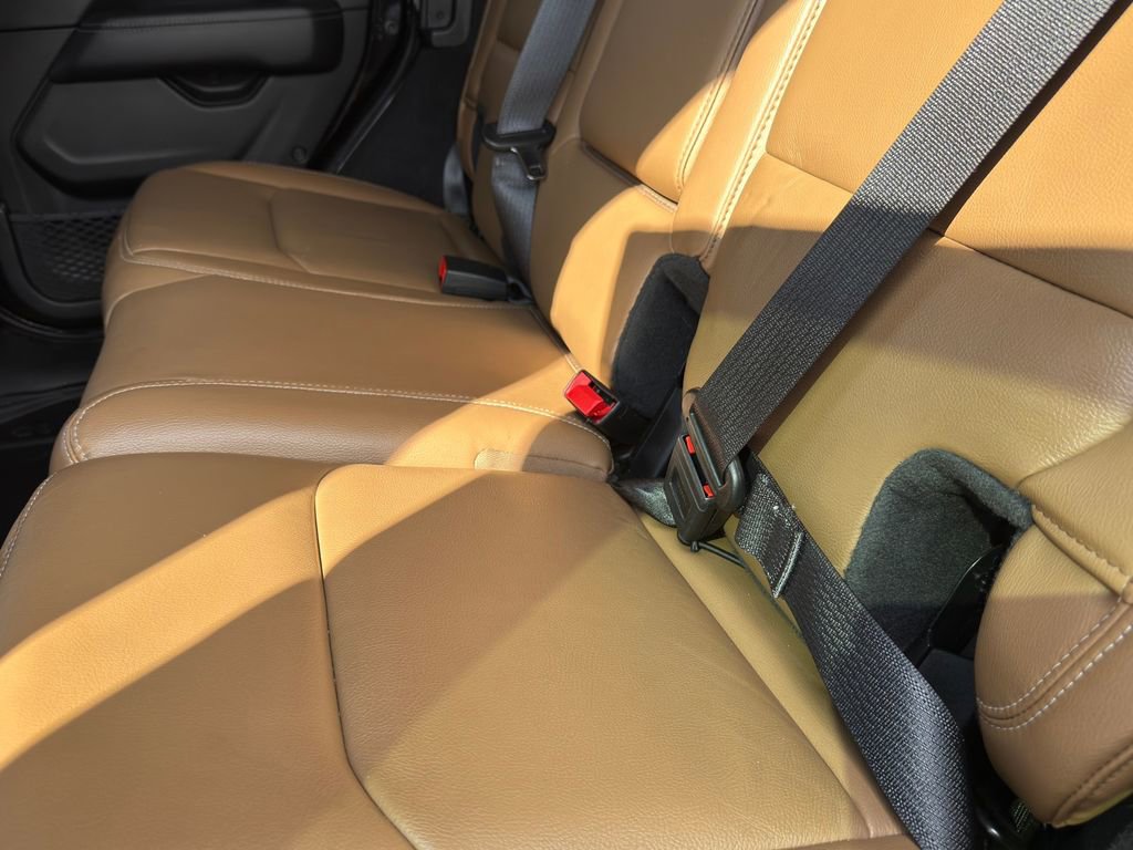 Used 2023 Jeep Wrangler Unlimited Rubicon w/ LED Lighting Group image 31