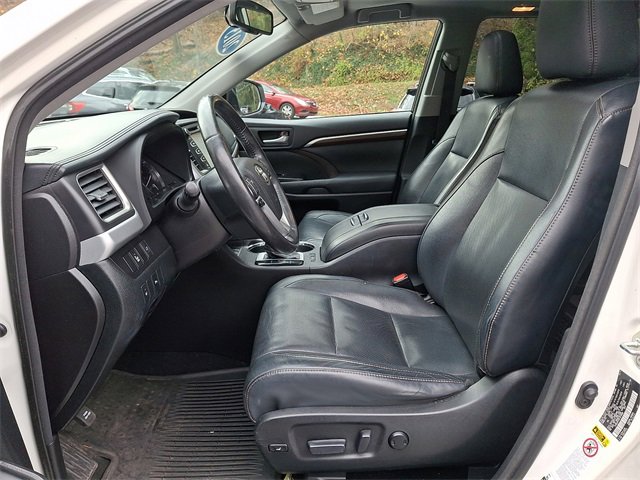 Used 2015 Toyota Highlander Limited image 16