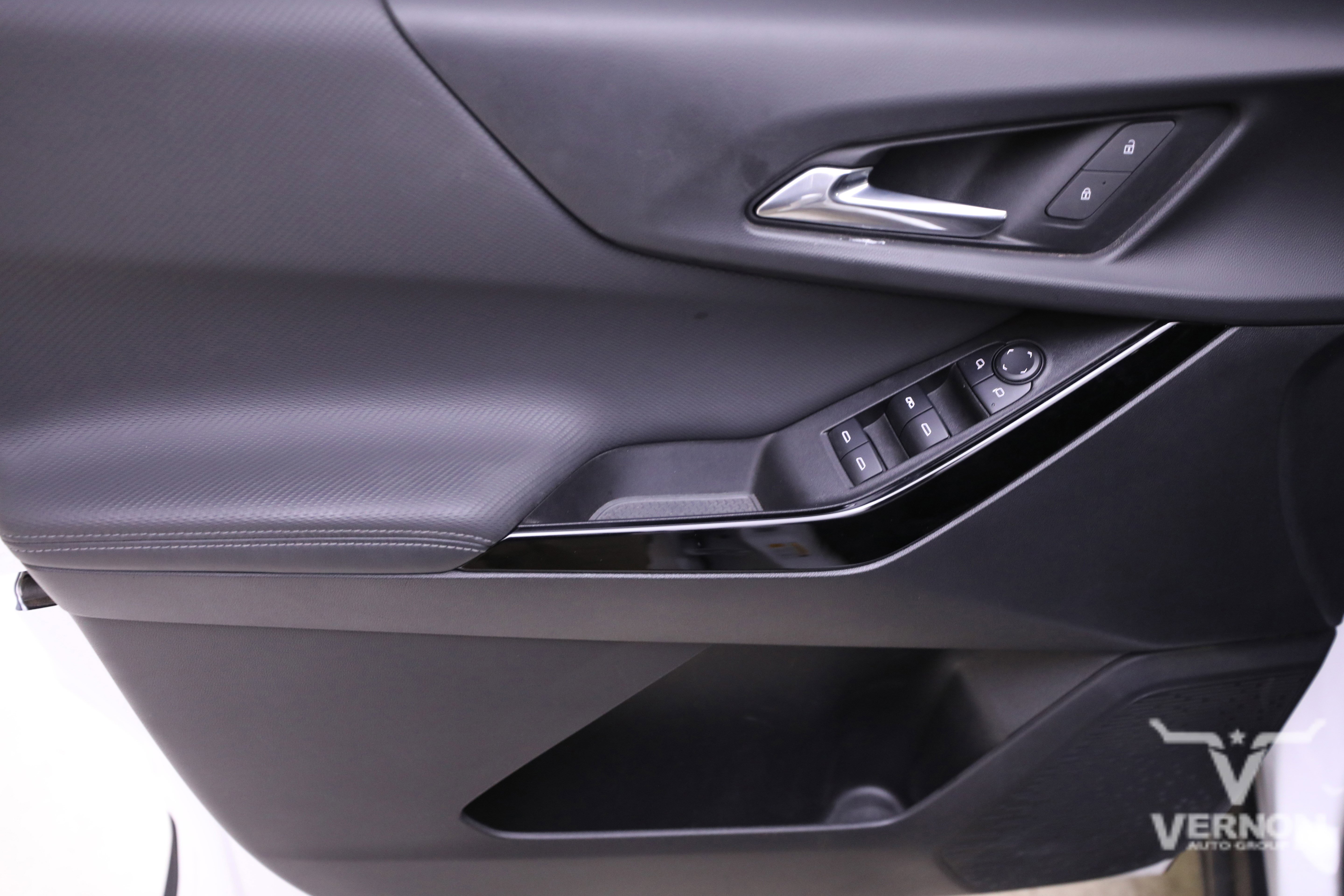 Used 2025 Chevrolet Equinox LT w/ Safety and Technology Package image 17