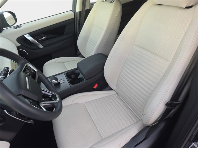 Used 2025 Land Rover Discovery Sport S image 15