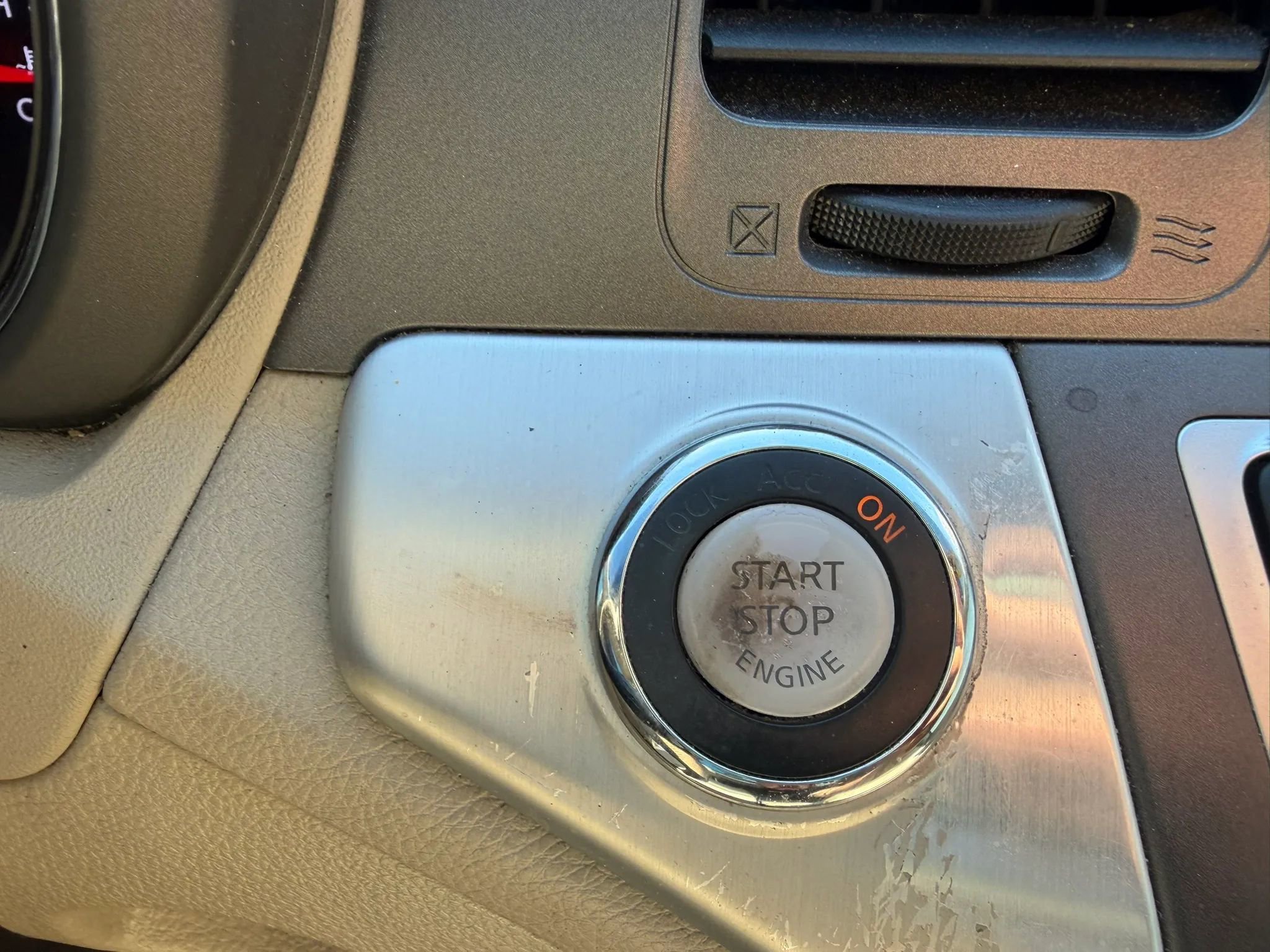 Used 2012 Nissan Murano SL AWD/4WD image 16