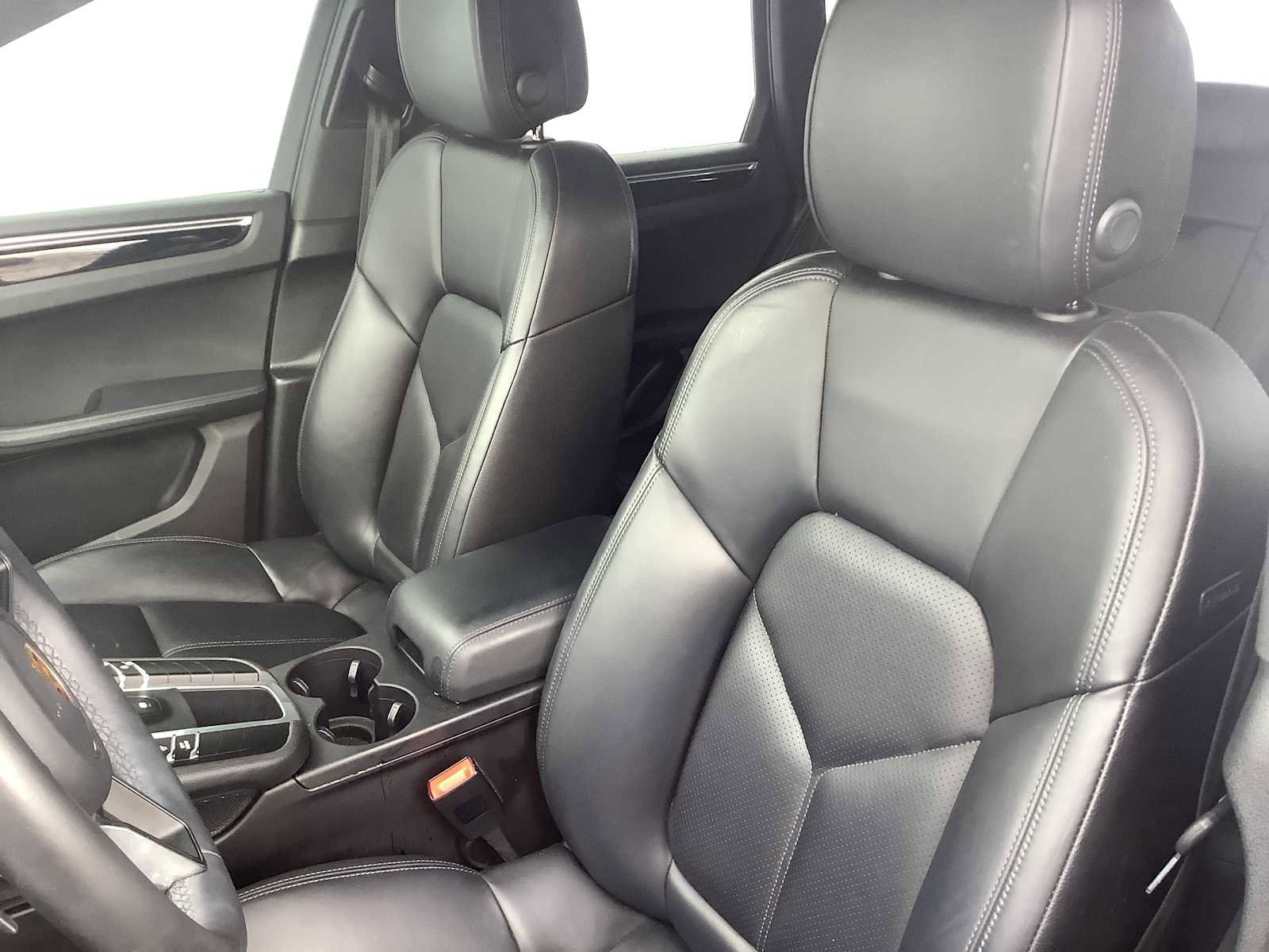 Used 2021 Porsche Macan image 12