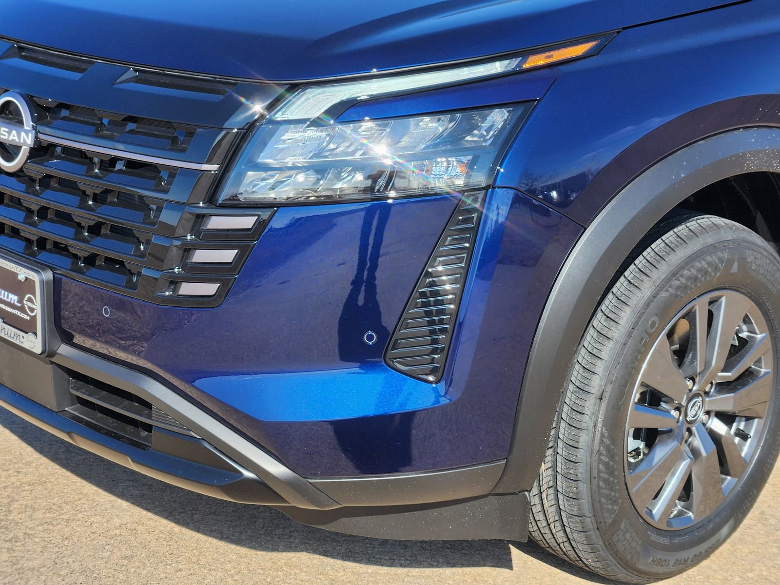 New 2026 Nissan Pathfinder SV image 9