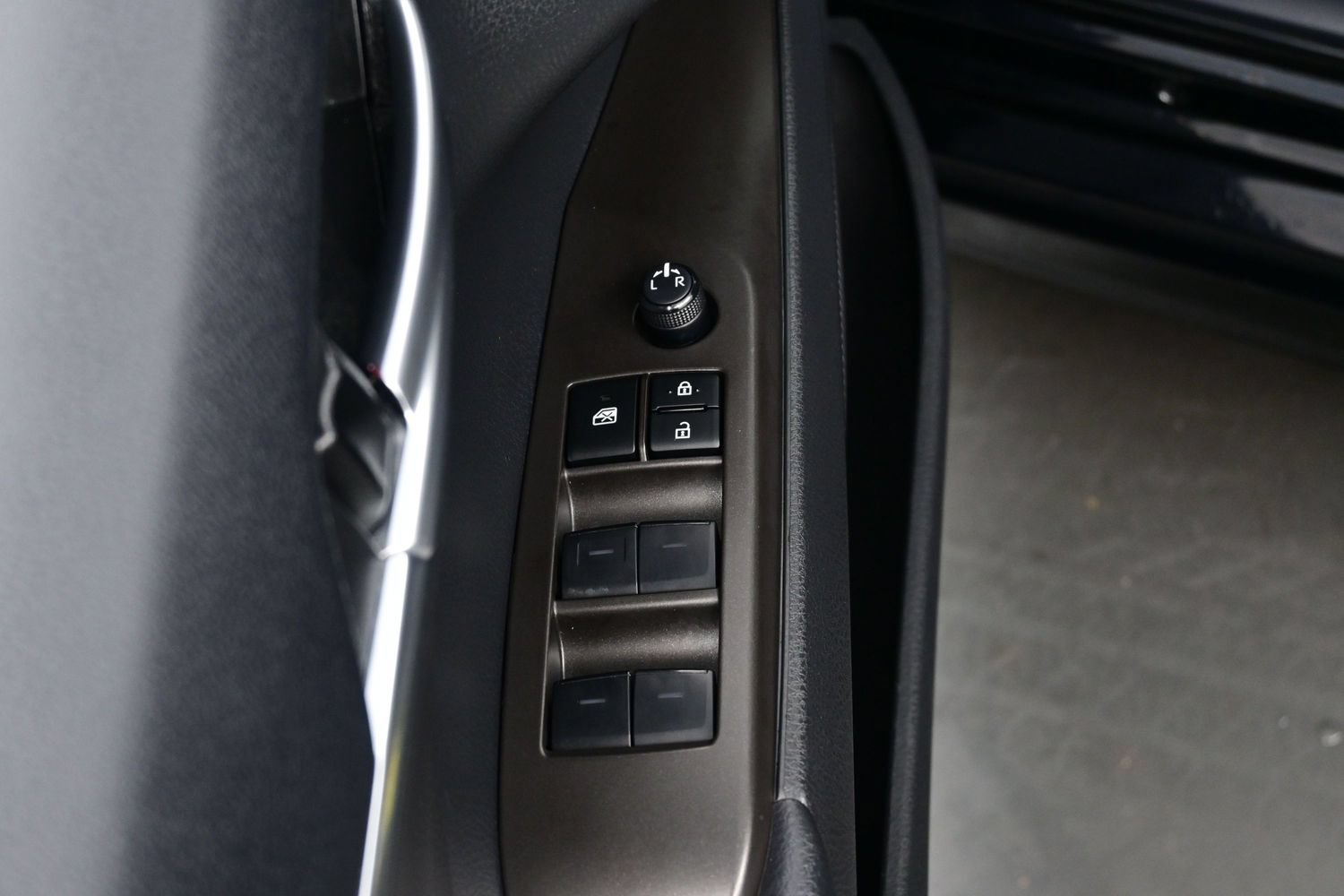 Used 2024 Toyota Camry SE FWD image 10
