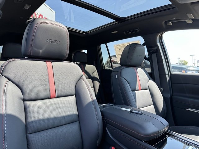 New 2026 Chevrolet Traverse RS w/ LPO, Floor Liner Package image 8