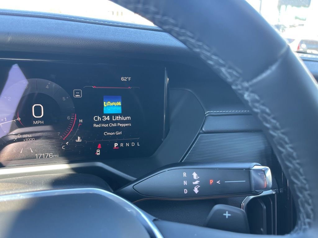 Used 2025 GMC Acadia Elevation FWD image 17