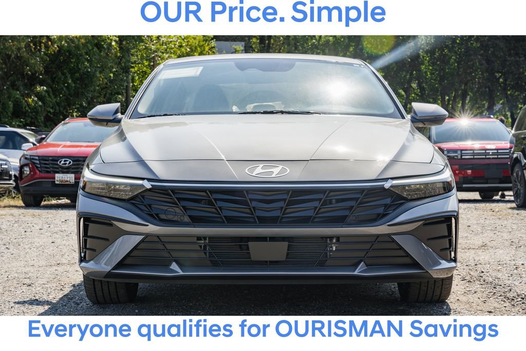 New 2025 Hyundai Elantra Limited image 2