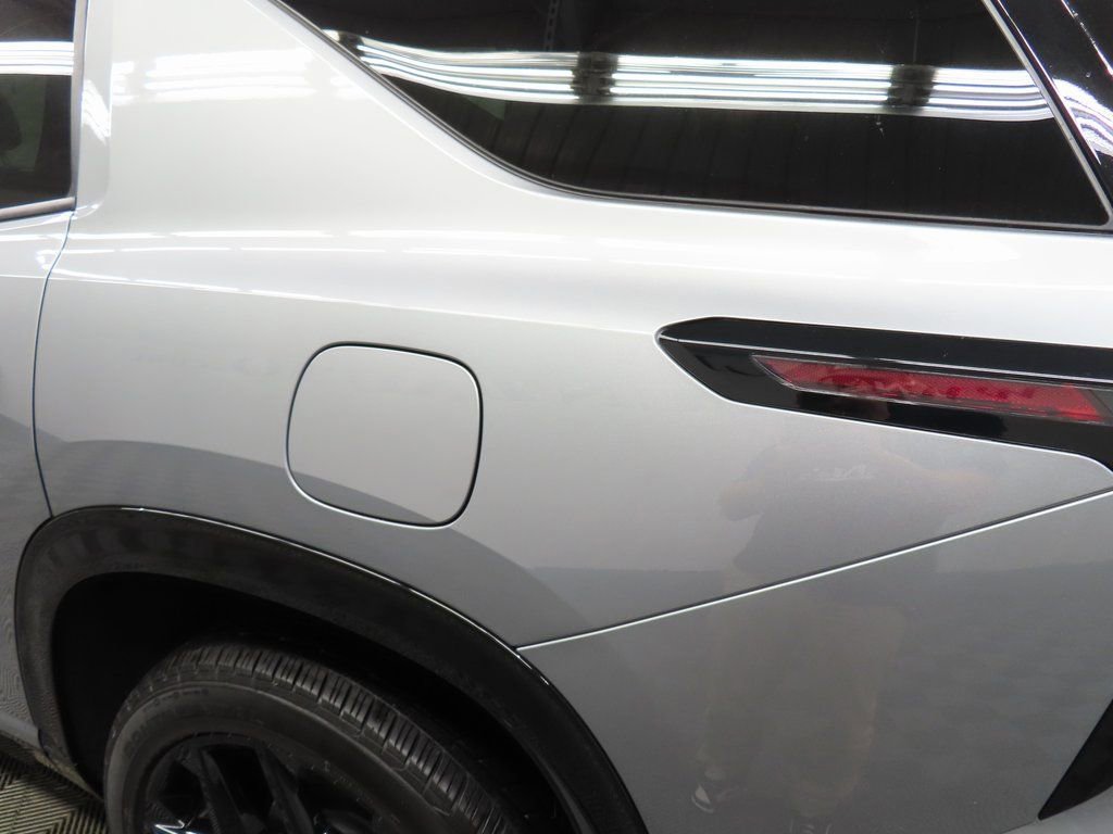 Used 2024 Chevrolet Traverse RS w/ LPO, Floor Liner Package image 48