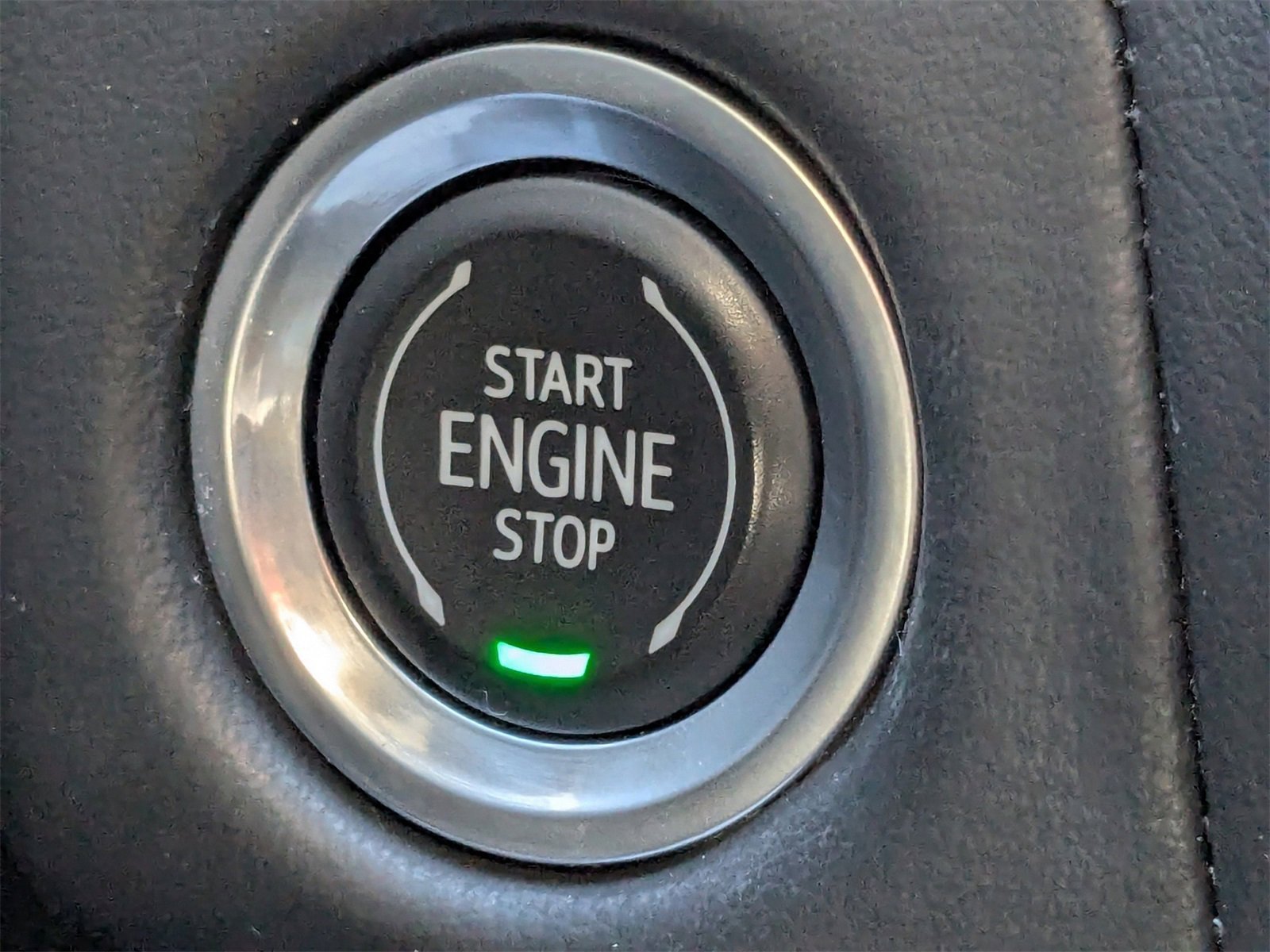 Used 2022 Chevrolet Suburban Z71 image 32