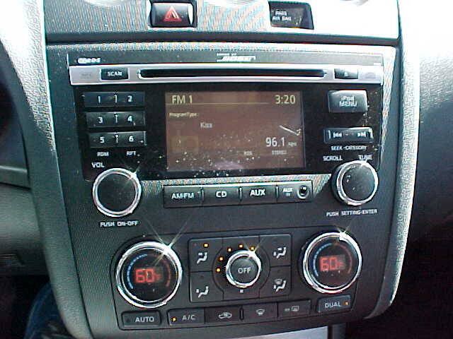Used 2011 Nissan Altima 3.5 SR FWD image 25