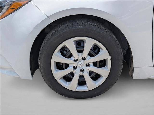 Used 2024 Toyota Corolla LE FWD image 4