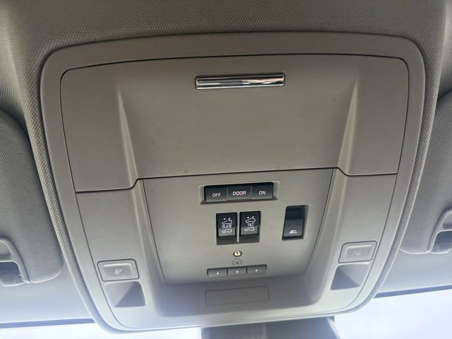 Used 2018 GMC Sierra 3500 Denali w/ Duramax Plus Package image 35