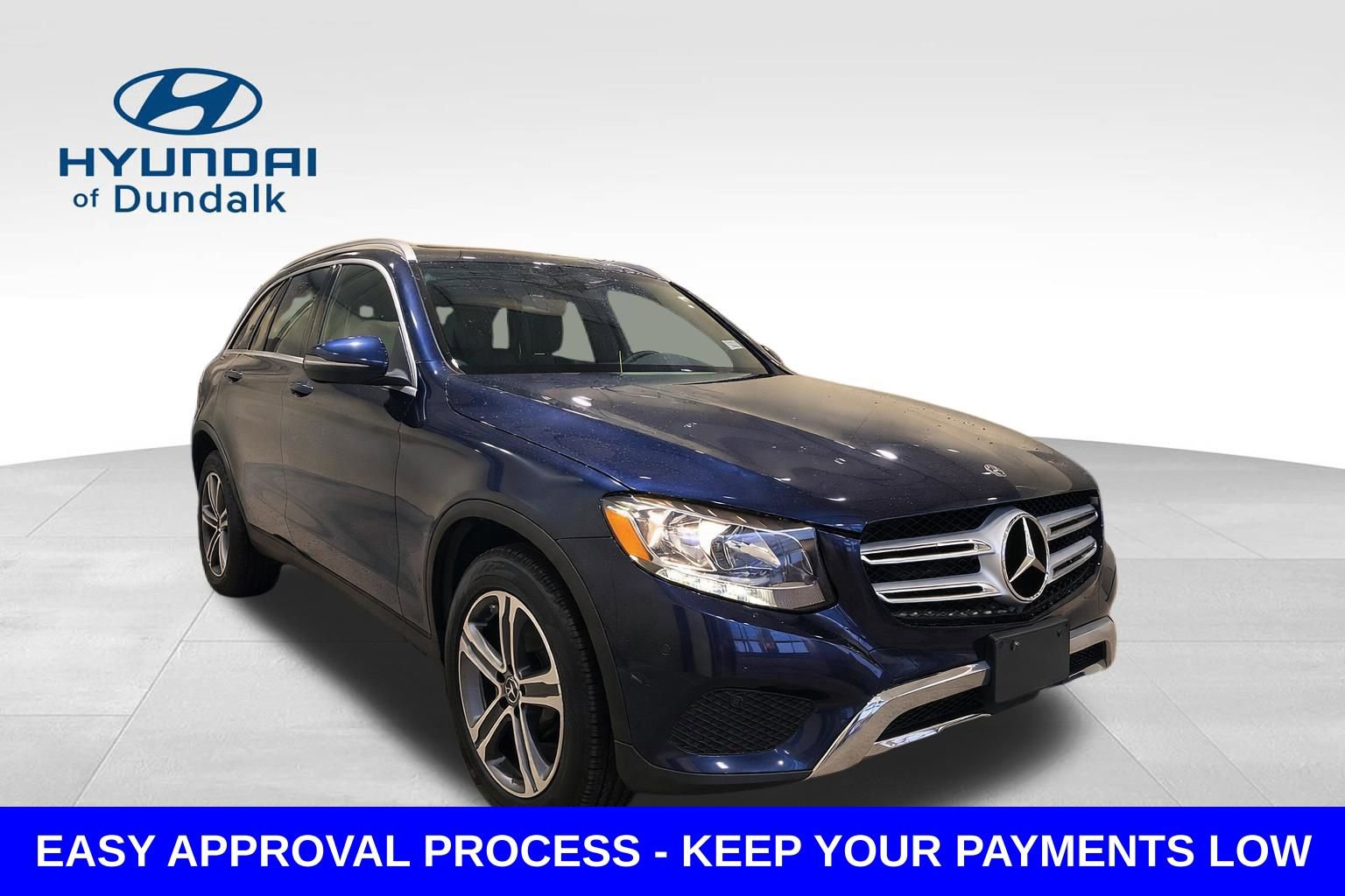 Used 2018 Mercedes-Benz GLC 300 4MATIC w/ Premium Package image 3