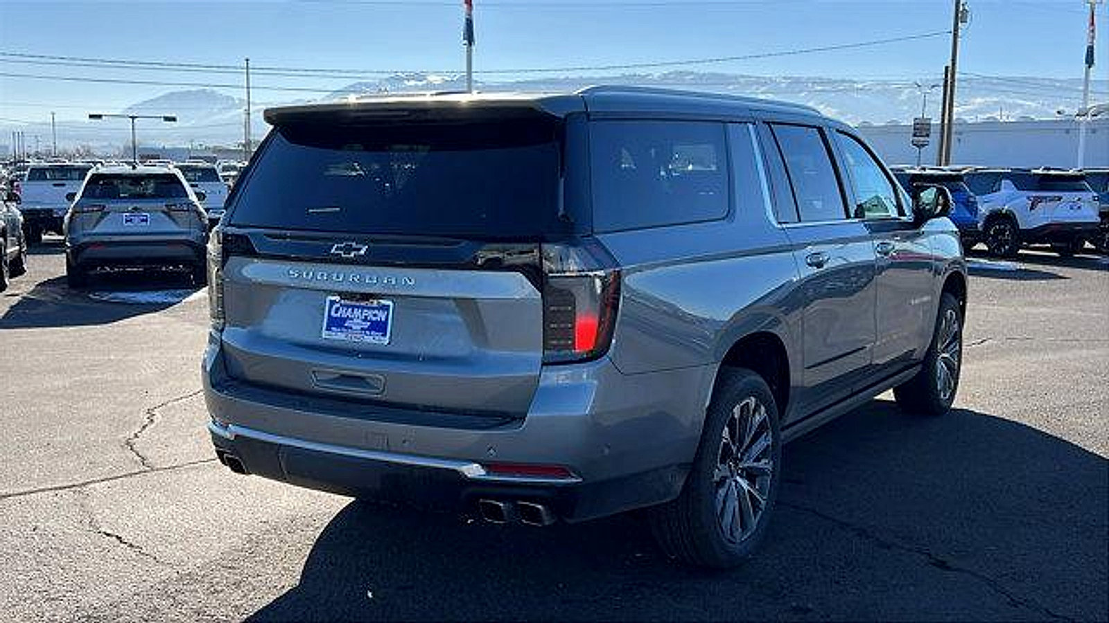 New 2026 Chevrolet Suburban High Country image 5