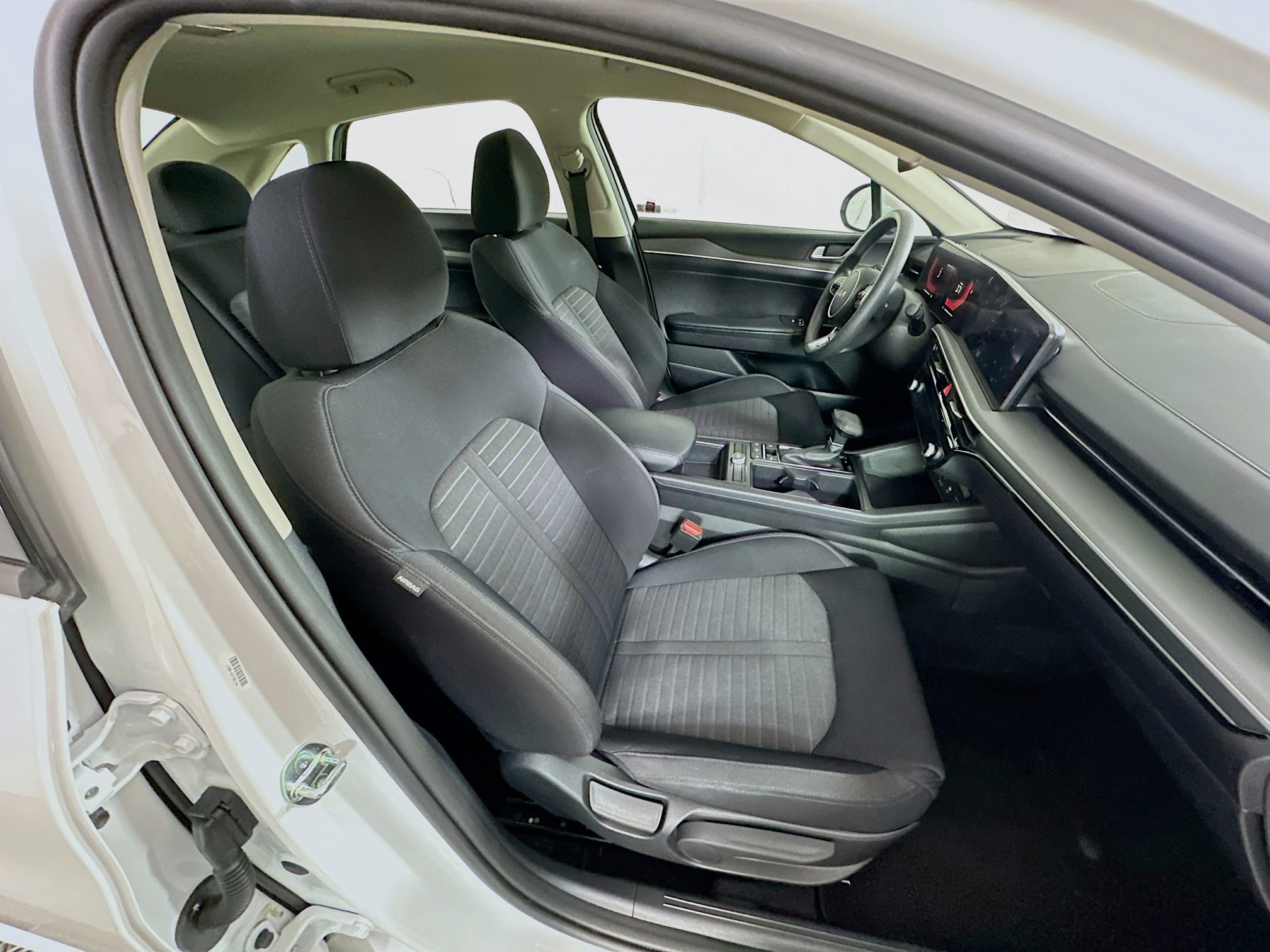 Used 2025 Kia K5 LXS image 30