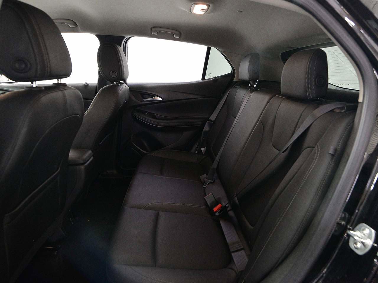 Used 2024 Buick Encore GX Sport Touring image 9