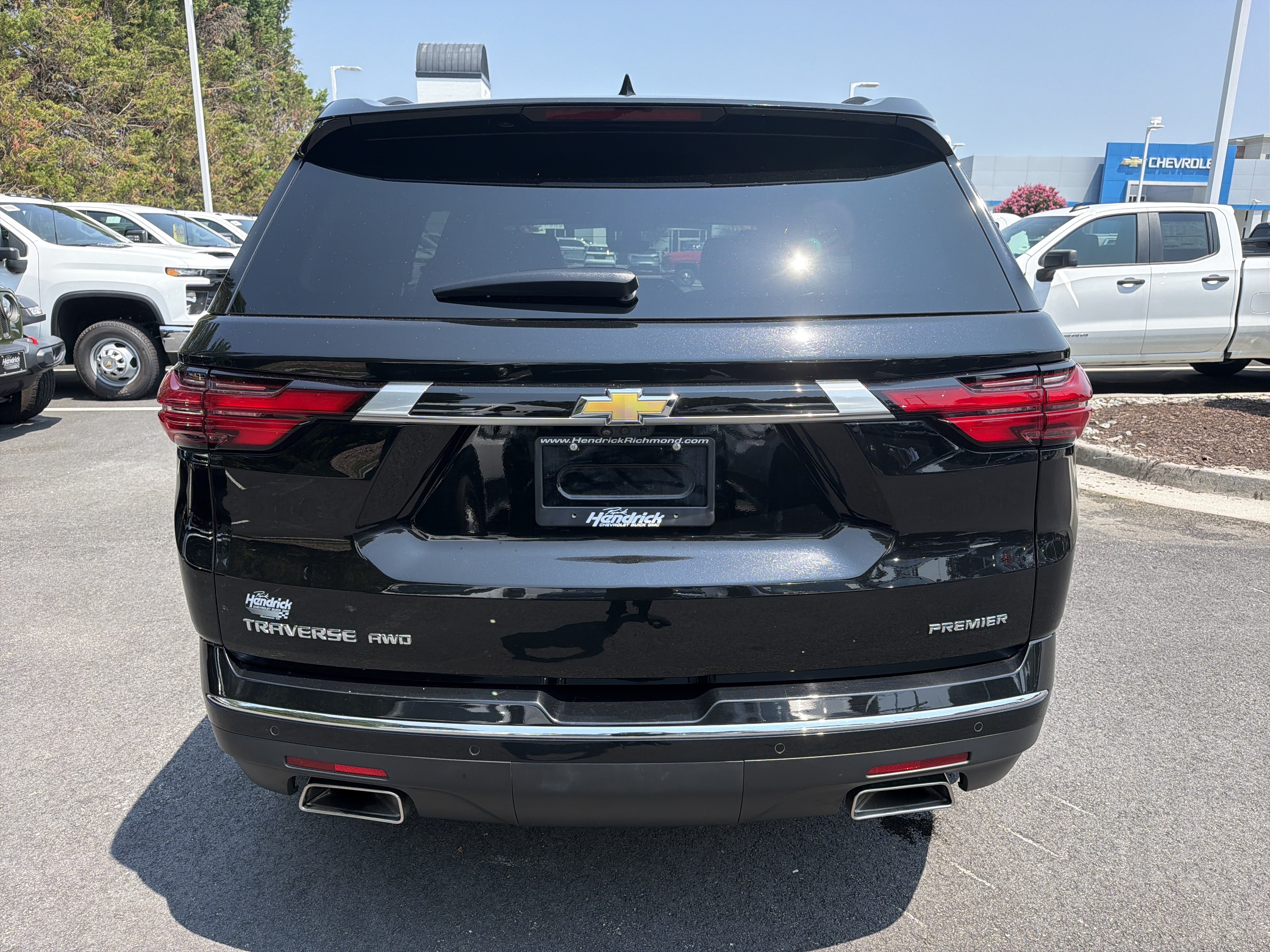 Used 2023 Chevrolet Traverse Premier AWD/4WD image 9