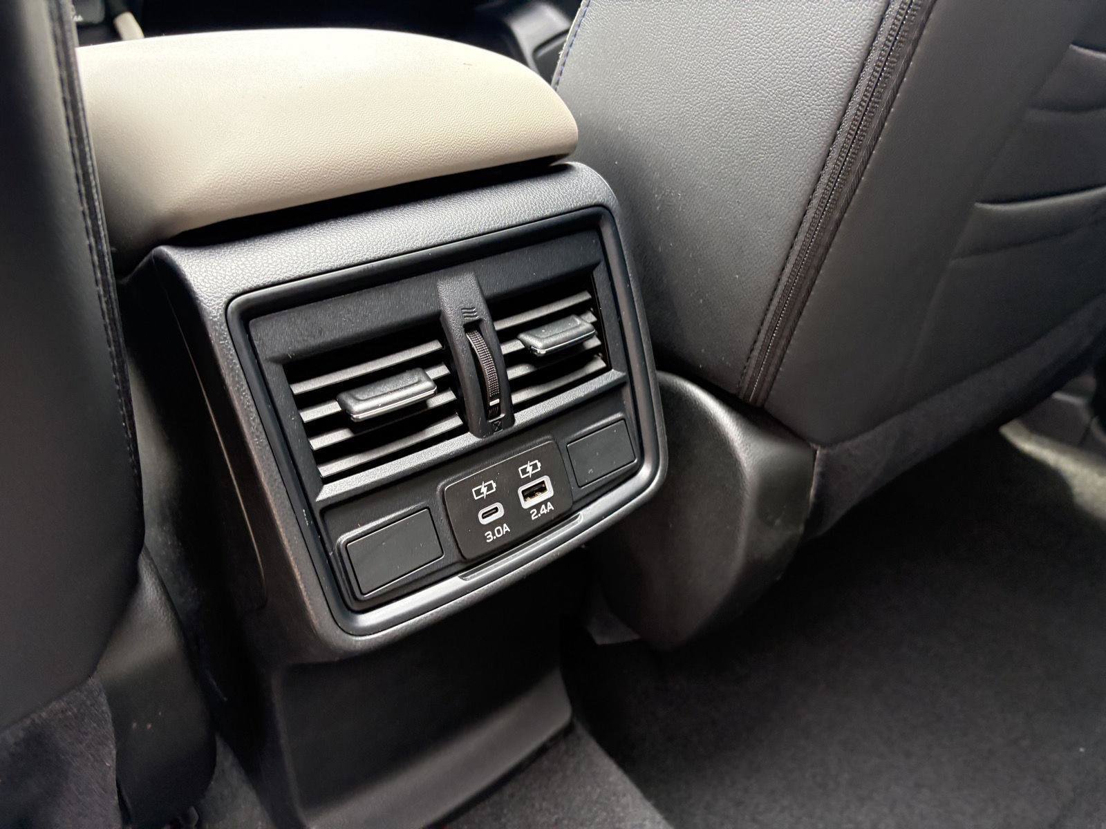 Used 2025 Subaru Forester Premium AWD/4WD image 18