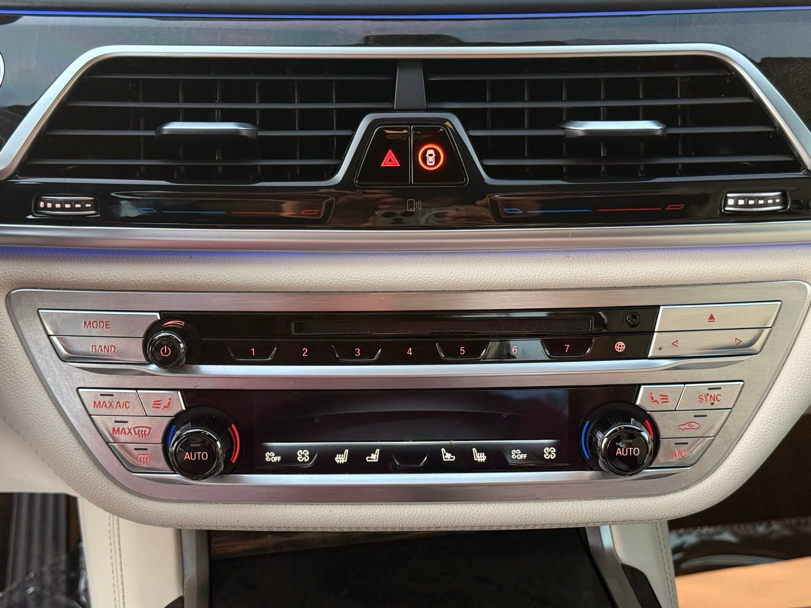 Used 2016 BMW 750i xDrive image 24