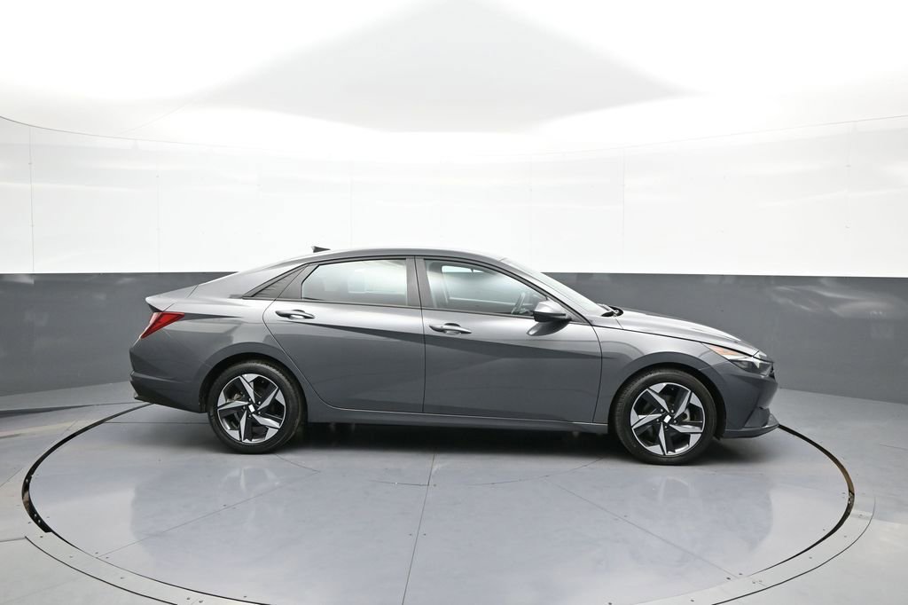 Certified 2023 Hyundai Elantra SEL w/ Convenience Package image 5