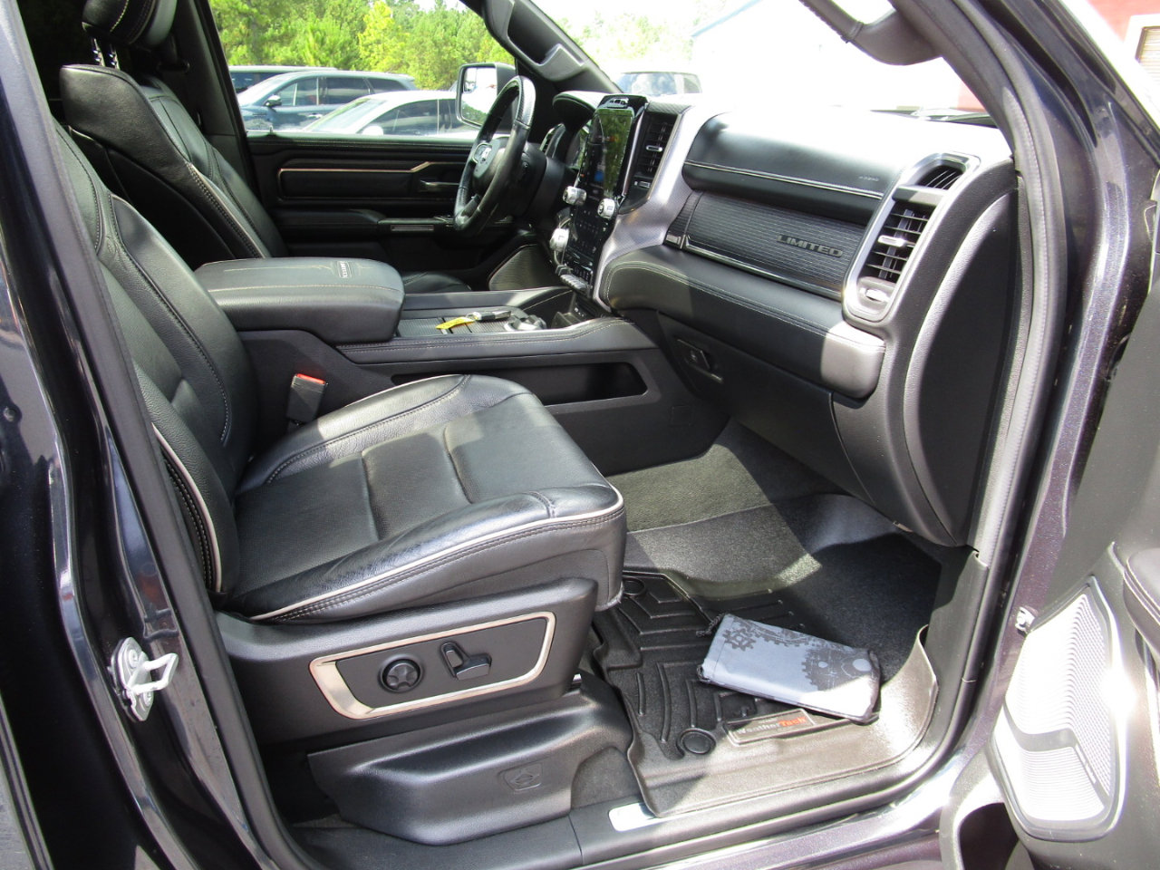 Used 2019 RAM 1500 Limited image 34