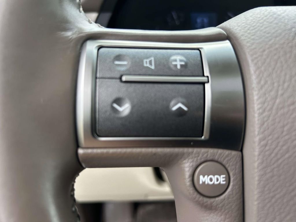 Used 2017 Lexus GX 460 Premium w/ Premium Package image 23