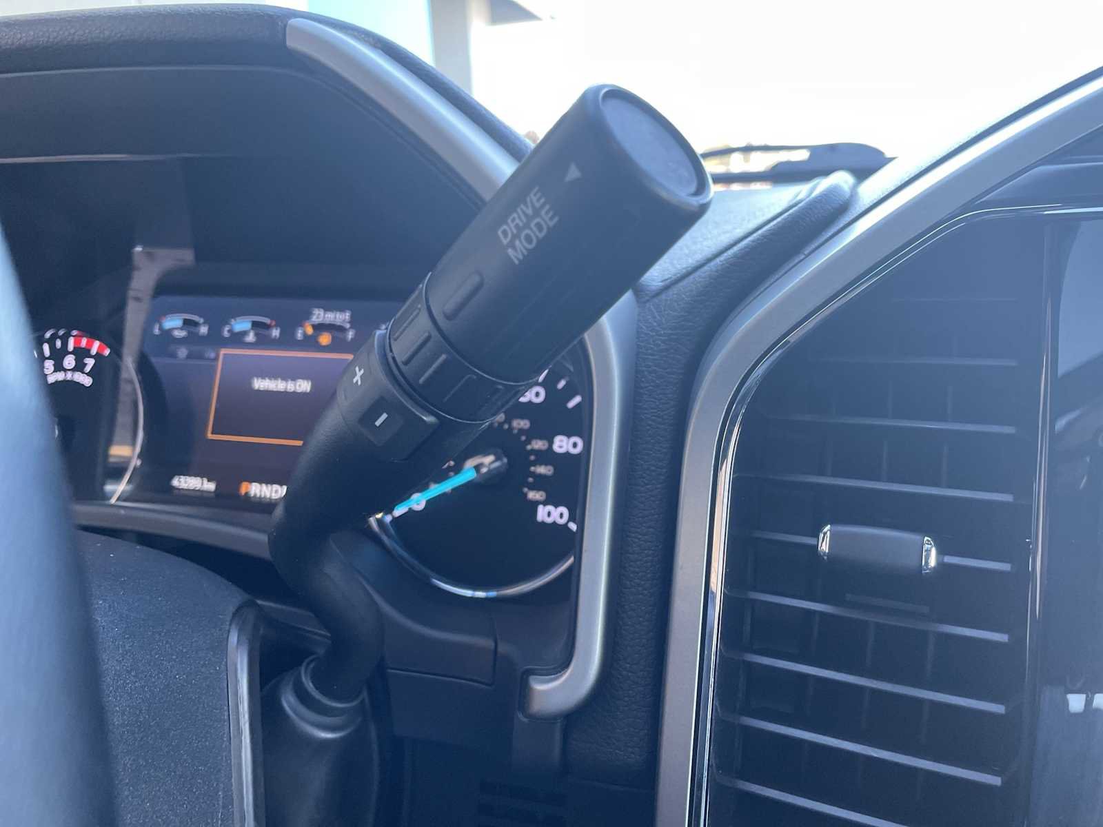 Used 2022 Ford F250 Lariat w/ Black Appearance Package image 16