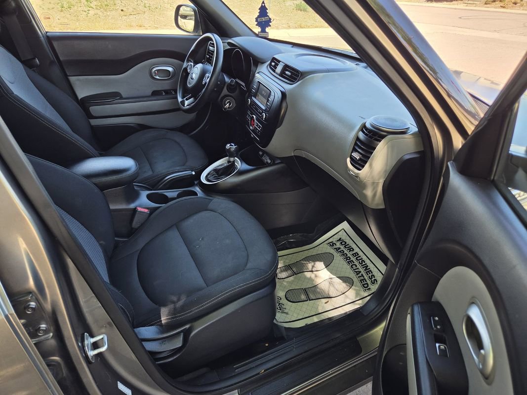 Used 2017 Kia Soul + FWD image 8