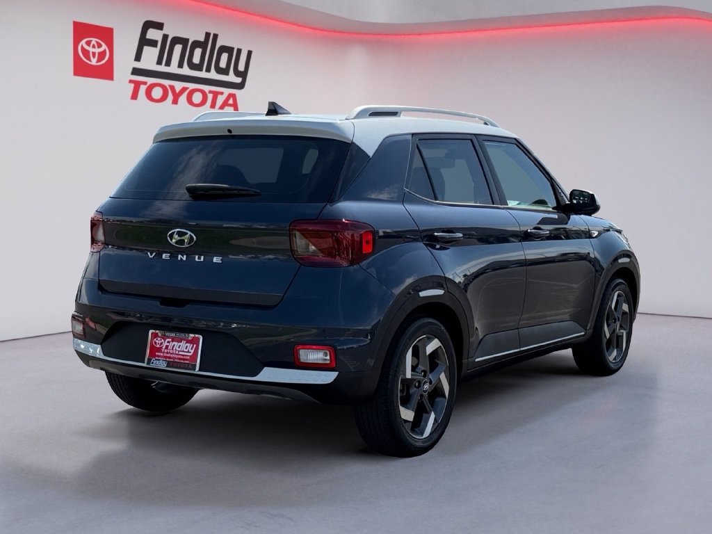 Used 2022 Hyundai Venue Limited FWD image 3