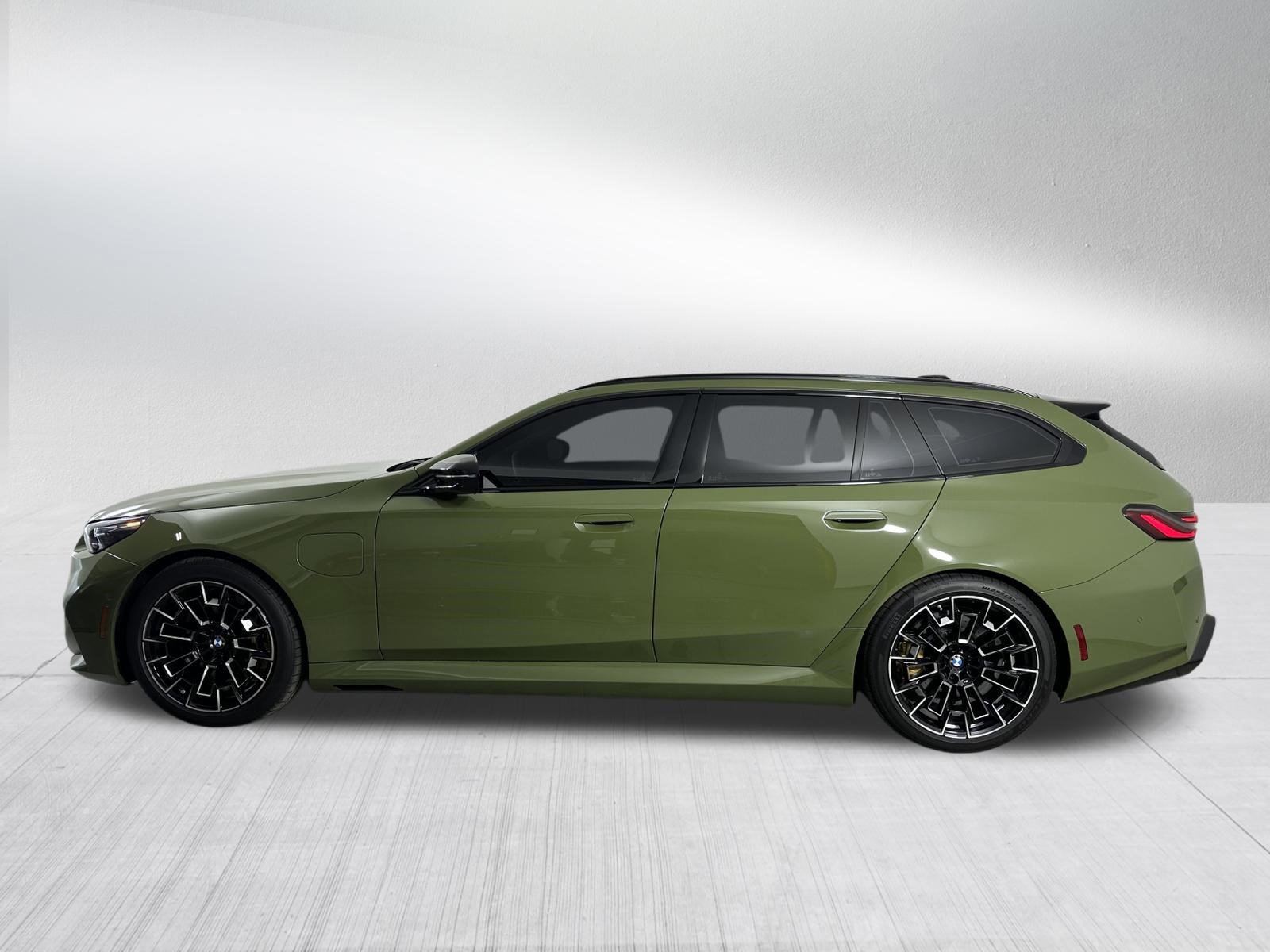 Used 2026 BMW M5 Touring w/ M Driver's Package AWD/4WD image 4